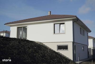 Casă cu 4 camere cu Teren 680 Mp în Chinteni