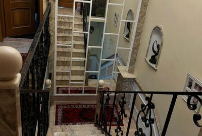 Casă cu 5 camere cu Canalizare în Central - 9