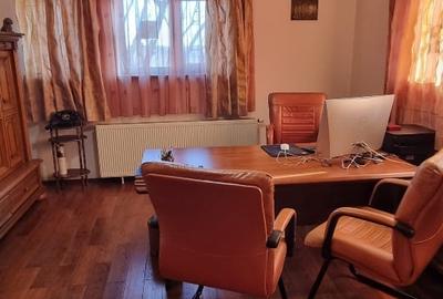 Casă individuală cu 5 camere cu Teren 500 Mp în Central - 2