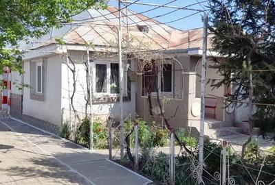 Casa cu 6 camere ?i 600 mp teren in comuna Ive?ti - 2