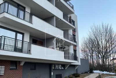 Apartament cu 3 camere semidecomandat în Aeroport