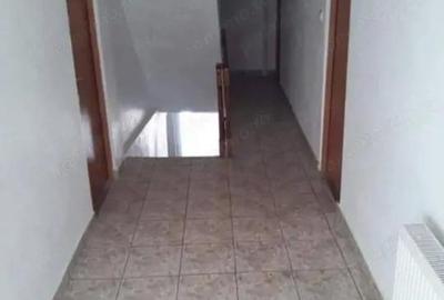 Spațiu comercial, de 250 mp, în Central - 6