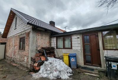 Casă cu 2 camere în Petros - 1