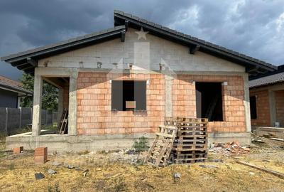 Casă individuală cu 3 camere cu Canalizare în Micești - 3