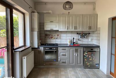 Casă cu 4 camere în Apărătorii Patriei - 27