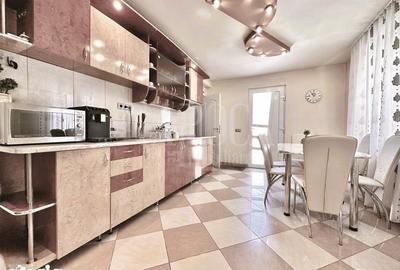 Casă cu 6 camere cu Teren 355 Mp în Rogerius - 10