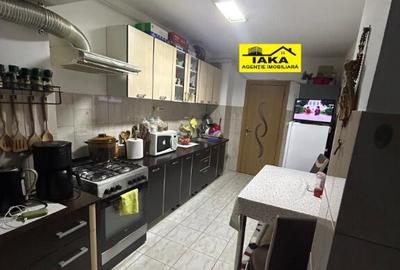 Apartament cu 3 camere decomandat în Traian - 5