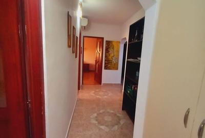 Apartament cu 3 camere în Central - 1