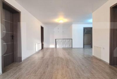 Casă cu 5 camere cu Garaj în Central - 11