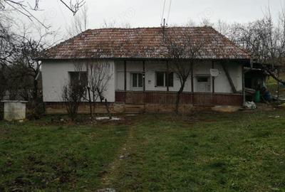 Casă cu 3 camere în Cătina - 6