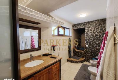 Casă cu 8 camere cu Teren 1600 Mp în Mândra - 2