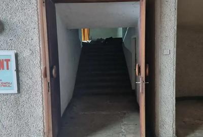 Spațiu comercial, de 400 mp, în Central