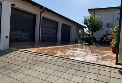 Casă individuală cu 4 camere cu Canalizare în Ovidiu
