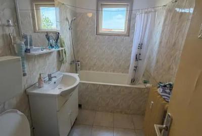 Apartament cu 3 camere decomandat, mobilat în 1 Mai - 2