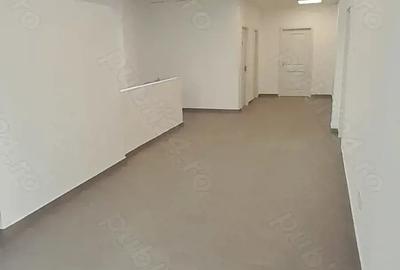 Spațiu comercial, de 95 mp, în Central - 3