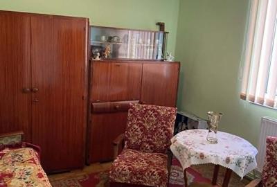 Apartament cu 3 camere semidecomandat în Micro 1 - 14