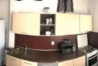 Apartament cu 3 camere decomandat, mobilat în Tineretului