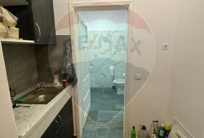 Spațiu comercial, de 45 mp, în Central - 13