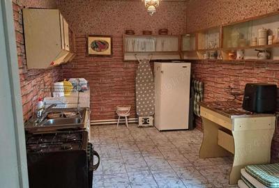 Casă cu 5 camere în 14 Mai - 10
