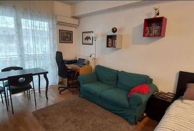 Garsonieră decomandată în Parcul Carol