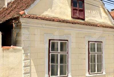 Casă individuală cu 5 camere cu Canalizare în Sud - 1