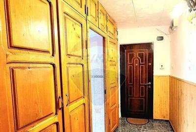 Apartament cu 3 camere de vanzare in zona Micro 5 - 2