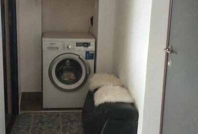 Garsonieră decomandată în Piața Centrală