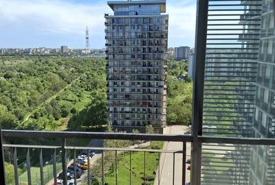 Apartament cu 3 camere semidecomandat în Văcăresti