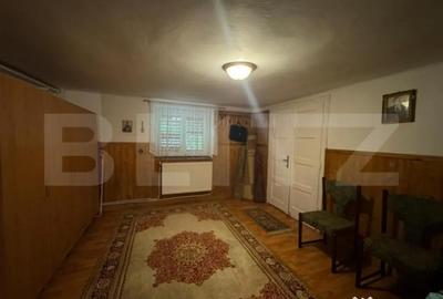 Casă cu 6 camere cu Teren 1858 Mp în Central