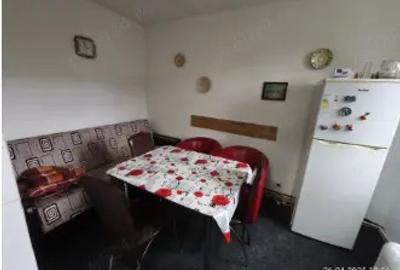 Inchiriez apartament 3 camere - 1