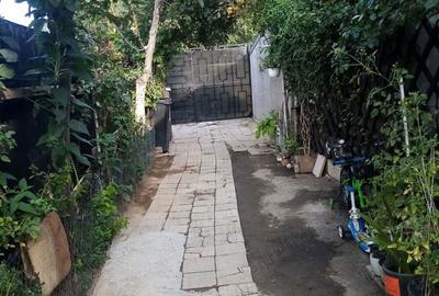 Proprietar vand casa curte zona cartierul 23 August - 7