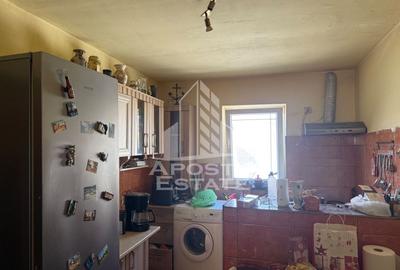 Casă individuală cu 7 camere cu Canalizare în Buziașului - 13