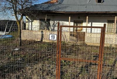 Casă cu 2 camere în Ghimpați