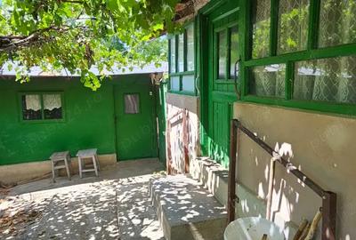Vand casa la curte comuna Ulmu, Calarasi