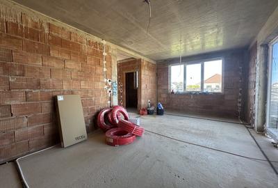 Duplex cu 4 camere cu Canalizare în Moșnița Nouă - 4