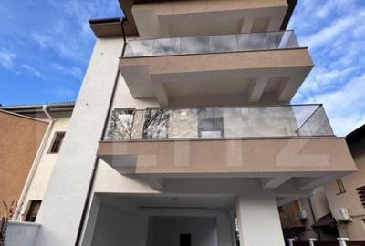 Apartament de vanzare, cu 2 camere, 82 mp, zona Bucurestii N - 15