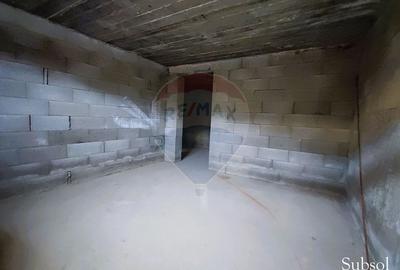 Casă/vilă spațioasă, centrală în Săliște, structură S+P+E+M - 13