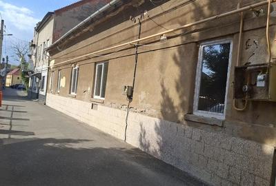Casă cu Teren 772 Mp în Central - 2