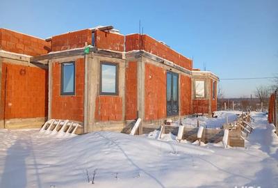 Casă cu 3 camere cu Teren 530 Mp în Gepiu - 2