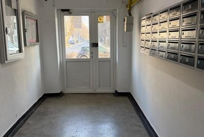 Apartament cu 3 camere decomandat, mobilat în Narcisa - 1