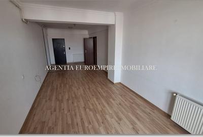 Apartament cu 3 camere decomandat în Km 5 - 1