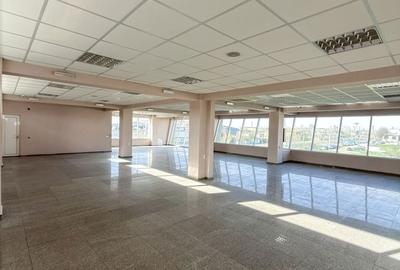 Spațiu comercial, de 700 mp, în Central - 20