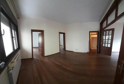 Casă individuală cu 12 camere cu Canalizare în Calea Călărașilor - 3