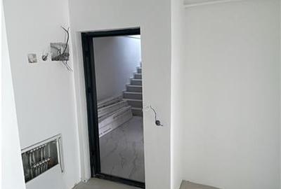 Apartament cu 2 camere decomandat în Bucium - 3