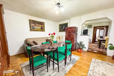 Casă cu 12 camere cu Canalizare în Central - 2