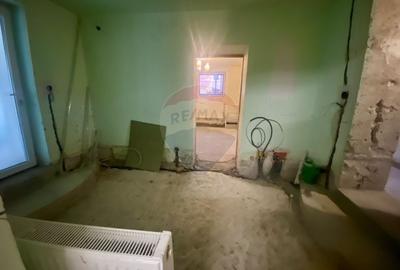 Vilă cu farmec istoric în Bușteni, pensiune sau locuință de vacanță! - 52