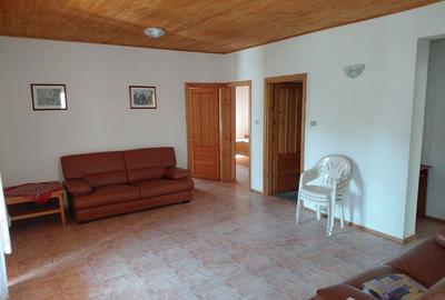 Casă cu 4 camere în Central - 1