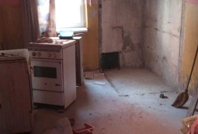 Apartament cu 3 camere decomandat în Roșia - 2