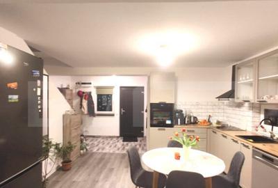 Casă cu 3 camere cu Canalizare în Tărlungeni