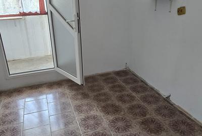 Apartament cu 3 camere semidecomandat în Central - 6